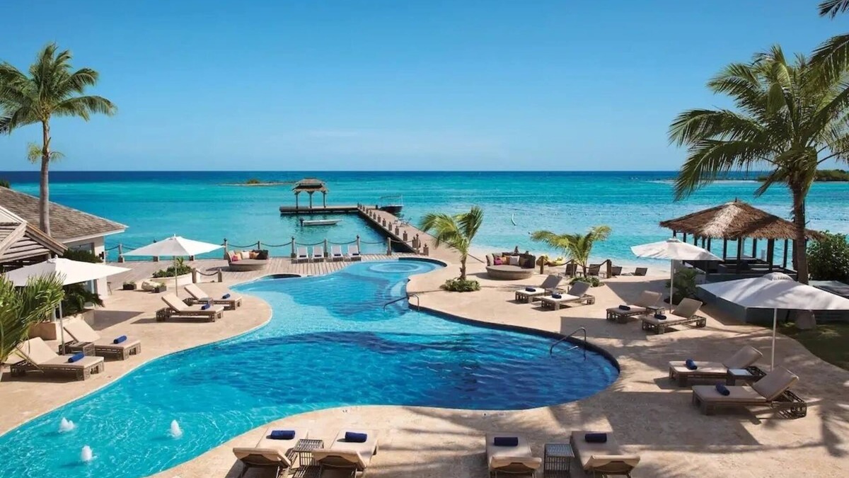 Montego Bay Resort | Luxury Beachfront All Inclusive Resort Jamaica Tropical View With Tub