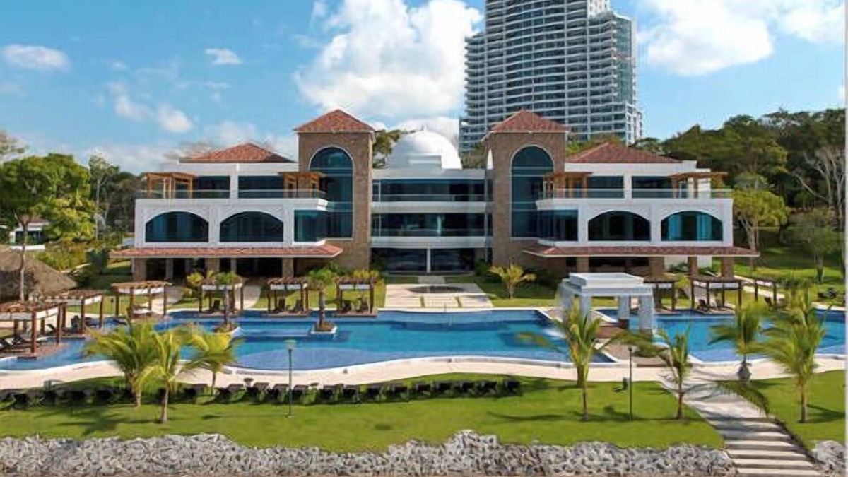 Playa Bonita Village Condo | Luxury Beachfront Condo in Playa Bonita, Panama City's best accommodation option