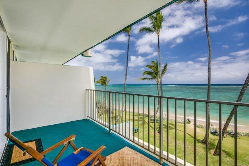 Punaluu House | Luxury Beachfront Condo