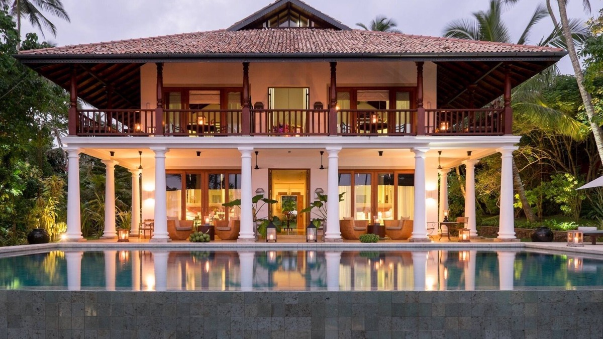 Pelena Villa | Luxury beachfront pvt Villa 4 BR fully staffed Infinity pool 8-12 pax