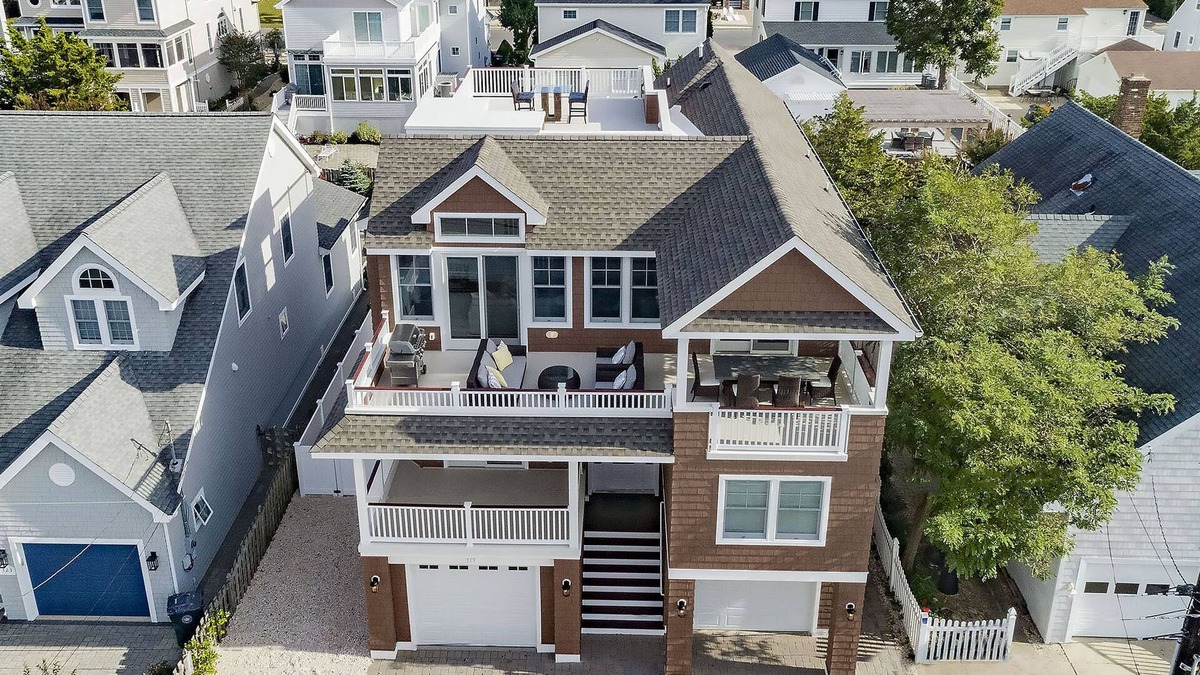 Beach Haven House | LUXURY BEACHHOUSE/LARGE HEATED POOL/3000 sqft