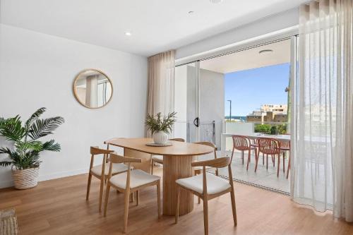 Kings Beach Apartment | Luxury Beachside on Moreton