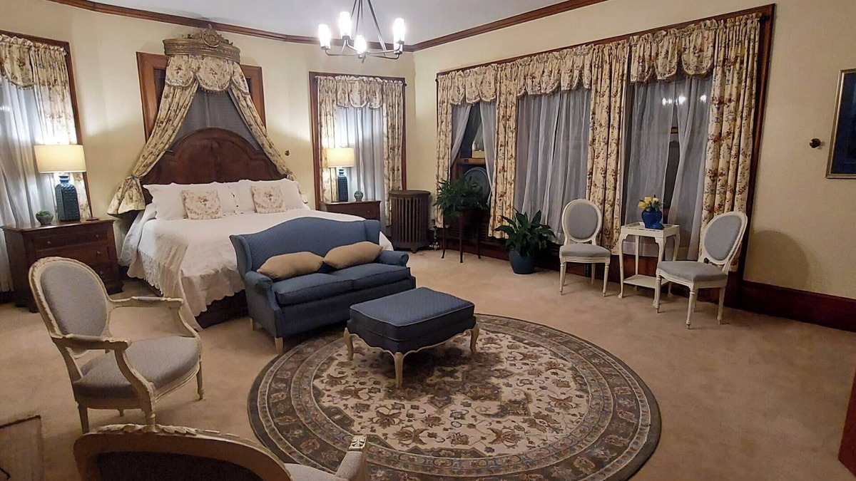 Lyons Falls Bed & Breakfast | luxury Bed & Breakfast accommodations Tug Hill NY