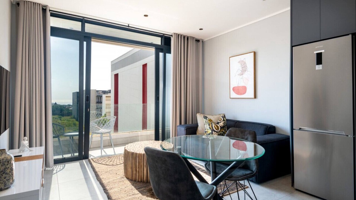 Umhlanga Apartment | Luxury Bellagio 303 with Sea Views and Inverter