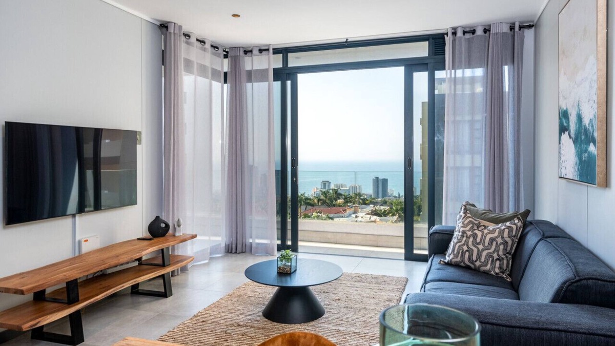 Umhlanga Apartment | Luxury Bellagio 302 with Sea Views and Inverter