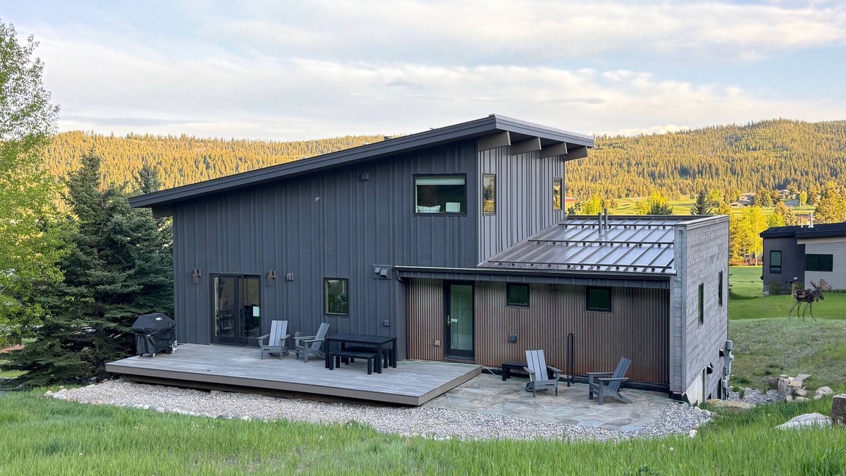 Gallatin Gateway Ski Chalet | Luxury Big Sky Modern Single Family Home