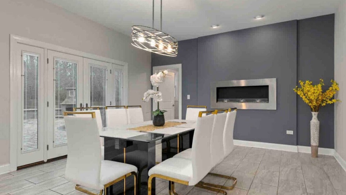 Fox Valley House | Luxury Bliss: Opulent 5BR/3.5BA Delightful Escape