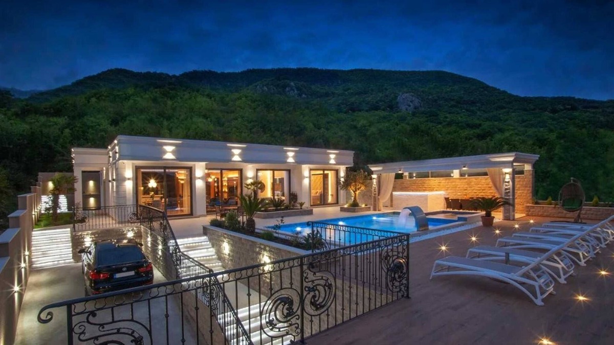 Prijevor Villa | Luxury Blue Wave Villa