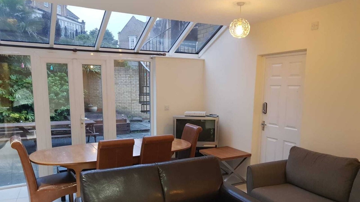 Greenhithe House | Luxury Bluewater Home Home - Opal Brown Suite