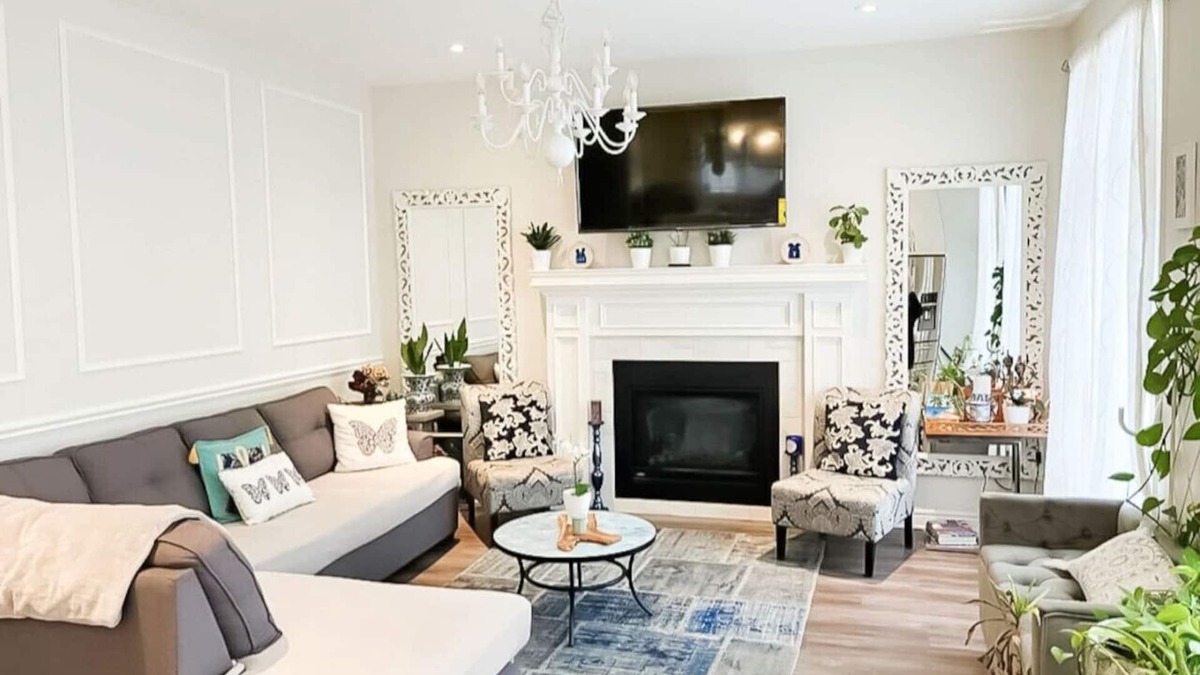 Thorold House | Luxury Boho Escape - 2.5 Baths, 4 Beds, 2 King Suites - 15 min to Falls and NOTL