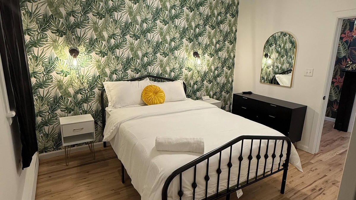 Jersey City Apartment | Luxury Boutique Home 5 beds 2 bath 25 min to NYC