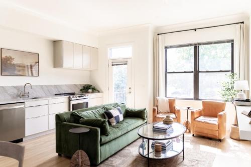 Hillsboro Village House | Luxury by Music Row Belmont Vanderbilt FREE Parking