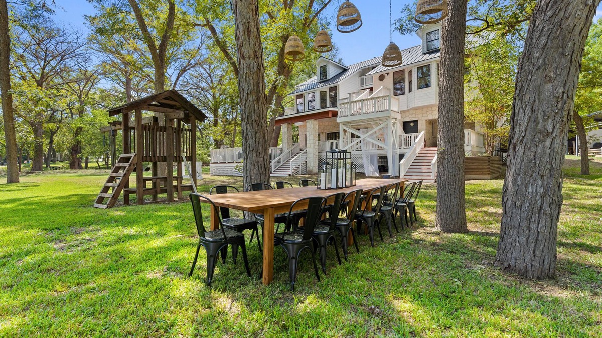 Seguin Villa | Luxury by the Lake - English Villa - Sleeps 23