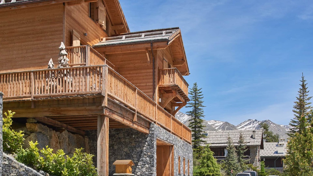 Saint-Etienne-de-Tinee Ski Chalet | LUXURY CHALET IN AURON