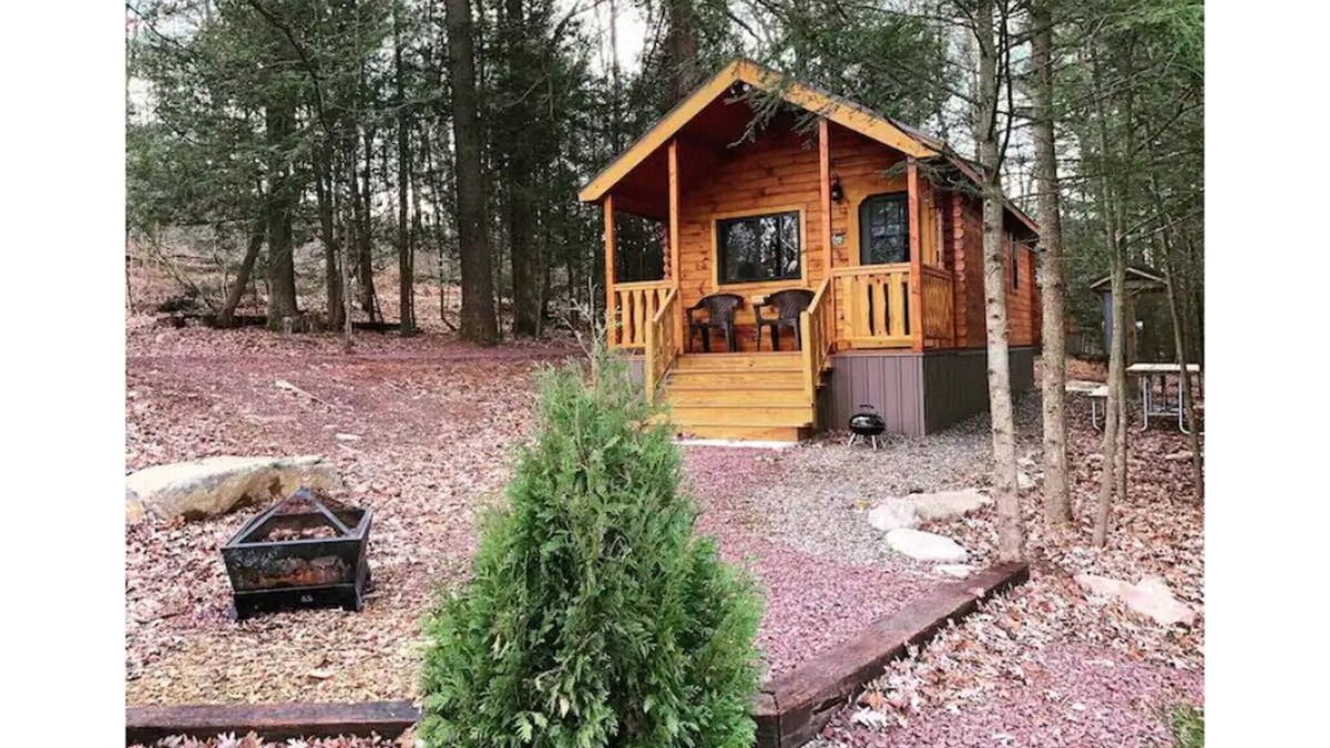 Grier City-Park Crest House | Luxury Cabin at Historic Lakewood Park w/ Linens - A