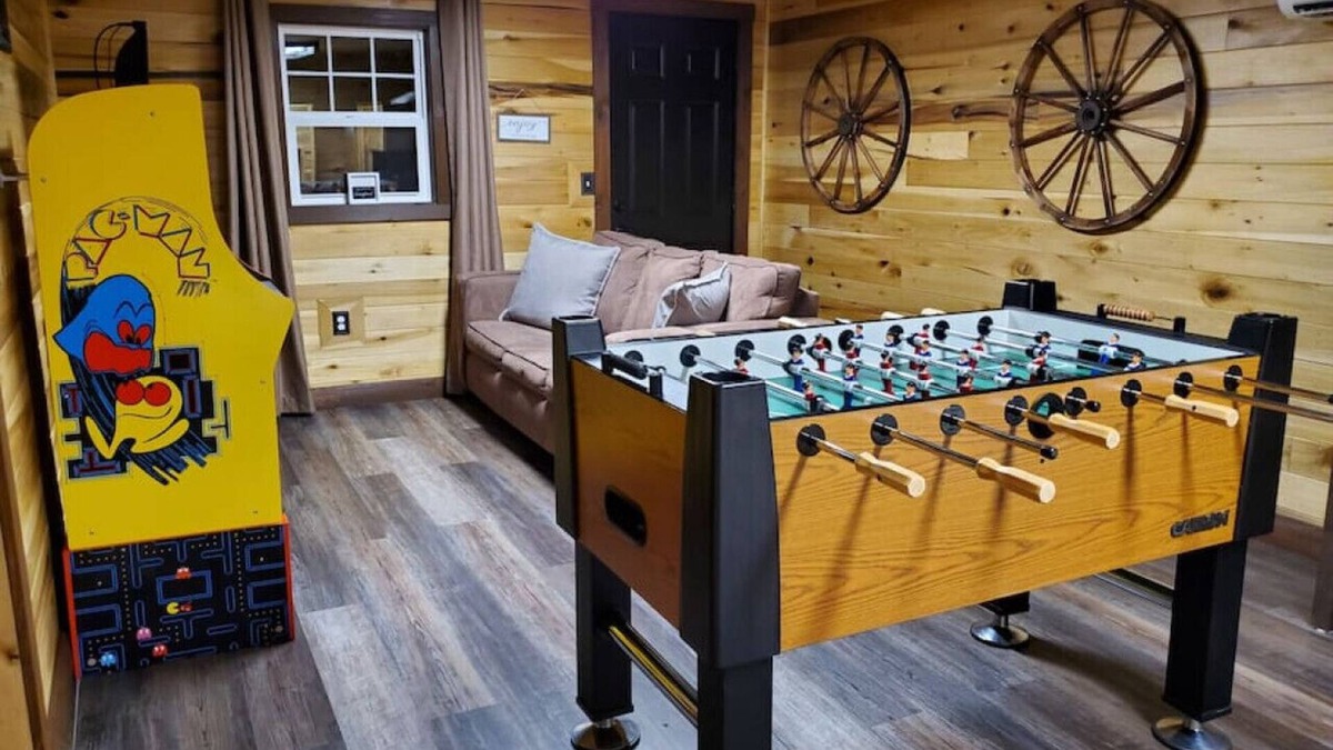 Wellington Cabin | Luxury Cabin: Hot Tub, Bunk/Gameroom @CaveRunLake