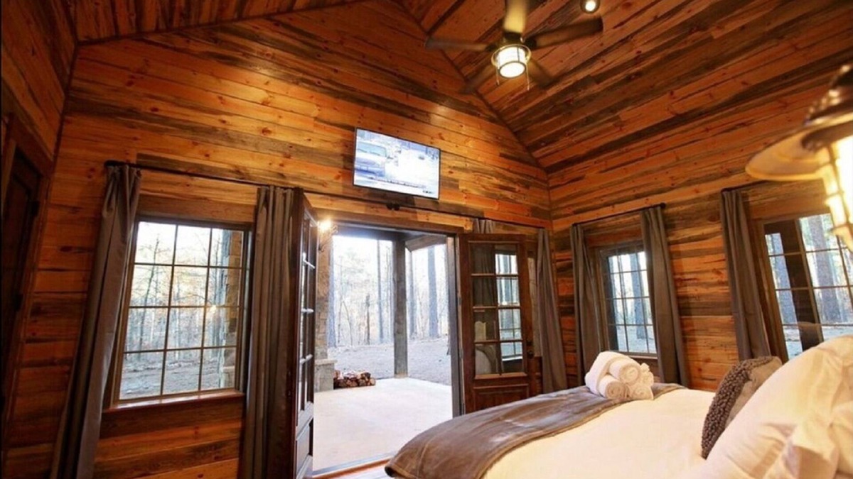 Broken Bow Cabin | Luxury Cabin in Broken Bow 5 minutes to the Lake!