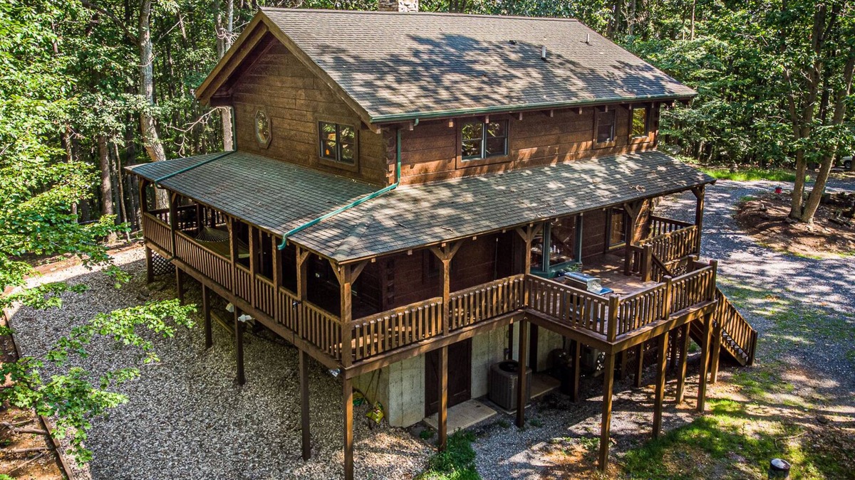 Fairfield Cabin | Luxury cabin in the woods, 2 bedrooms plus loft