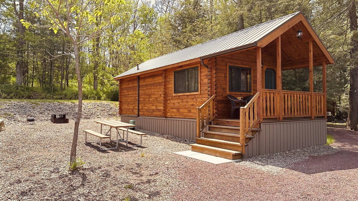 Grier City-Park Crest Cabin | Luxury Cabin - Located at Lakewood Park Campground Firepit/Fireplace/Private Bathroom/Lake access
