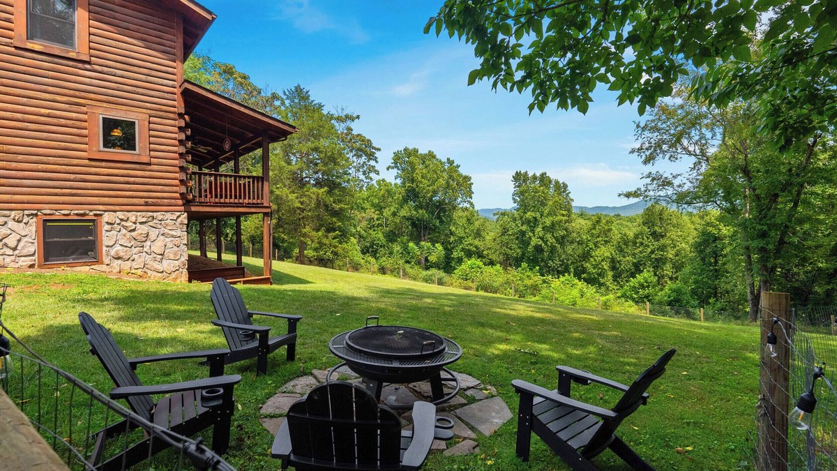 Roseland Cabin | Luxury Cabin on 6 Acres w/Mountain Views Near Nelson 151 & Wintergreen