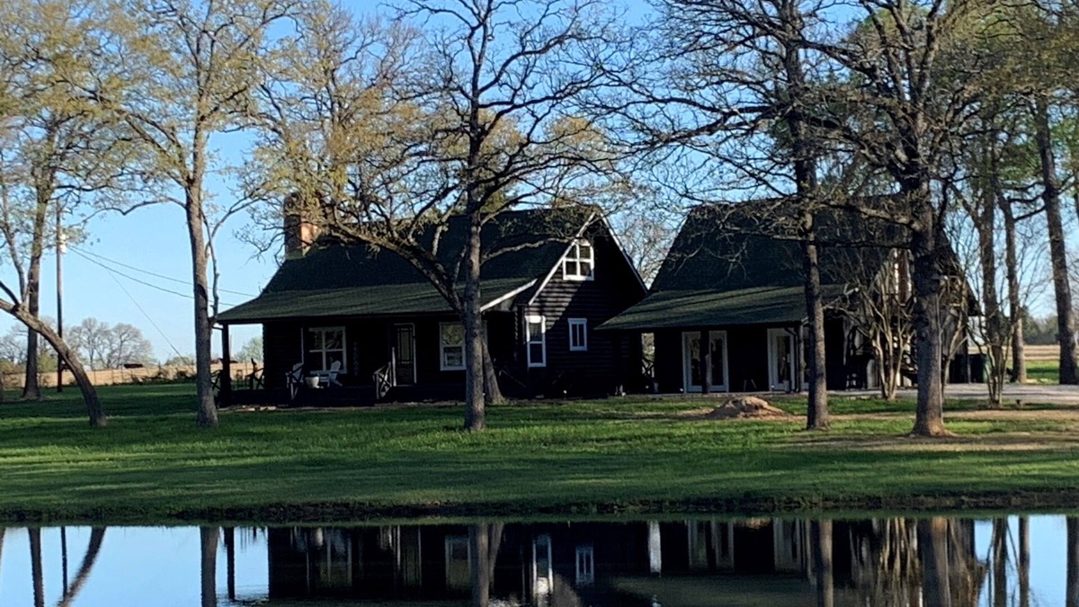 Fairfield Cabin | Luxury Cabin on 9.5acres, ready for your gatherings and retreats!