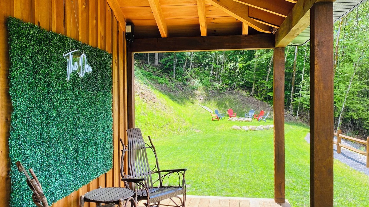 Remsen Cabin | Luxury cabin on private drive, waterfront access