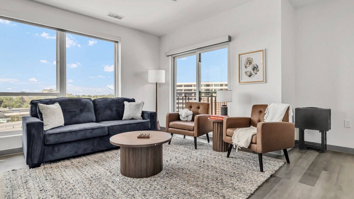 University Circle Apartment | Luxury & Calming 2BR | Cleveland Clinic