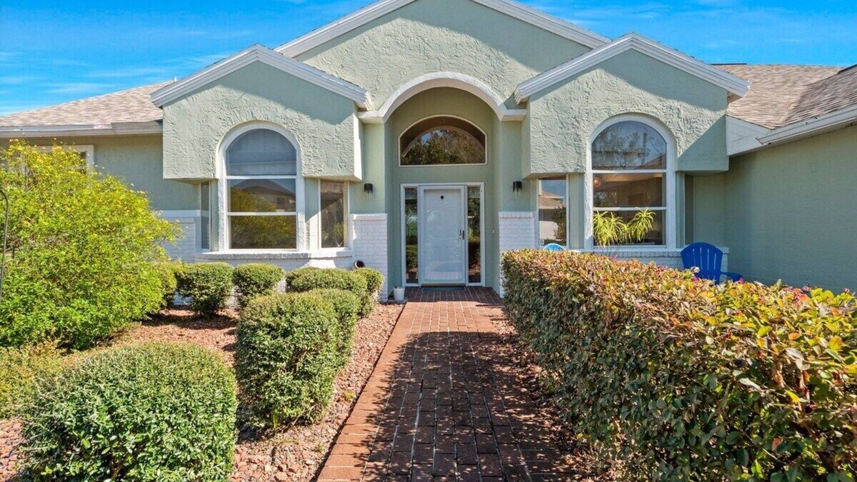 Palm Harbor House | Luxury Canal-Front Home with Pool