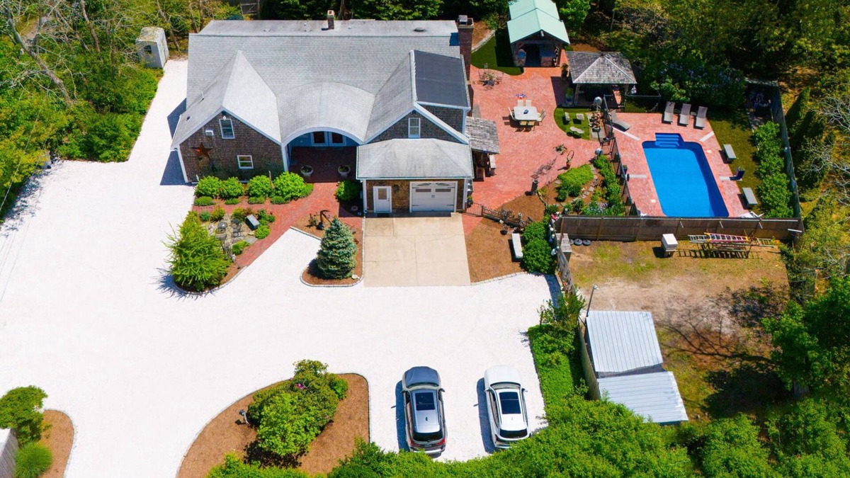 North Eastham House | Luxury Cape Cod Compound-Heated Pool*Outdoor Kitchen*3 Connected Units (2302)