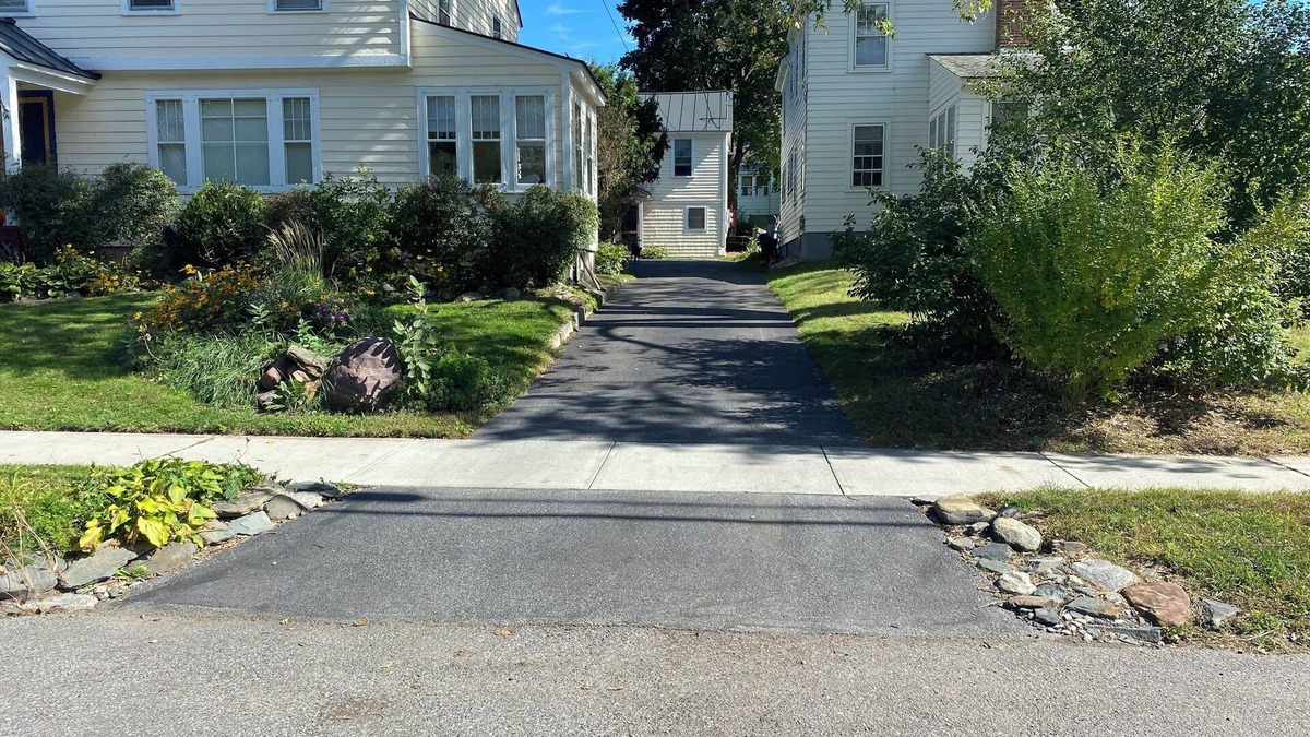 South End Apartment | Luxury Carriage House Apt - Walk @ Bike To Everythingn Historic South End of BTV