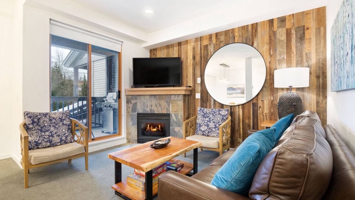 Whistler Cay Estates House | Luxury Central 2BR - HT, Pool, A/C, Bike Storage