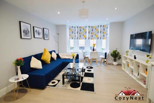 Reading City Centre Apartment | Luxury Central Self Contained Flat by CozyNest