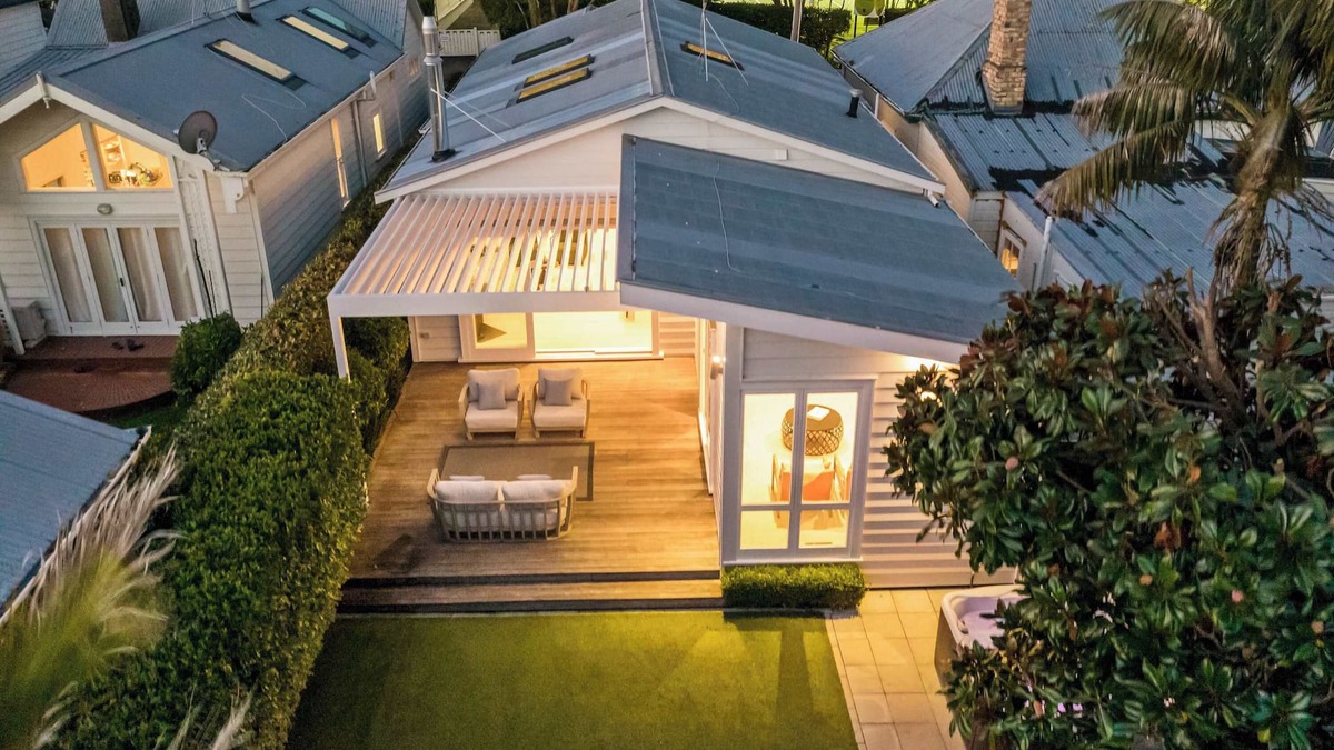 St. Mary's Bay Villa | Luxury Central Villa with Spa Pool, Prime Location