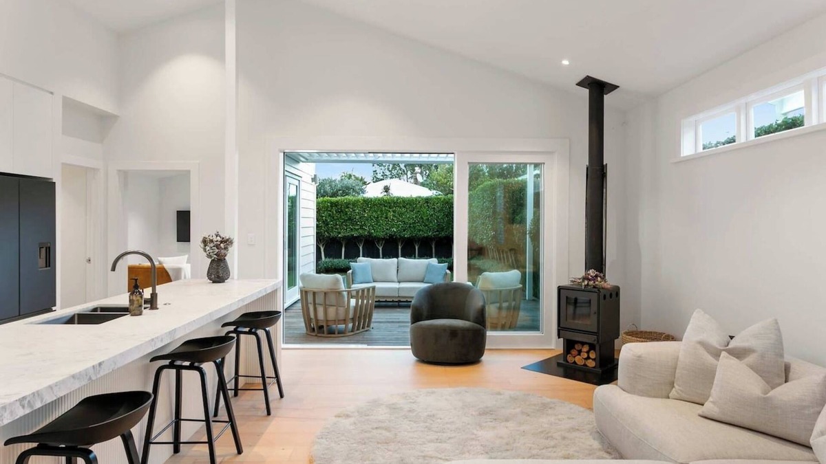 St. Mary's Bay Villa | Luxury Central Villa with Spa Pool, Prime Location