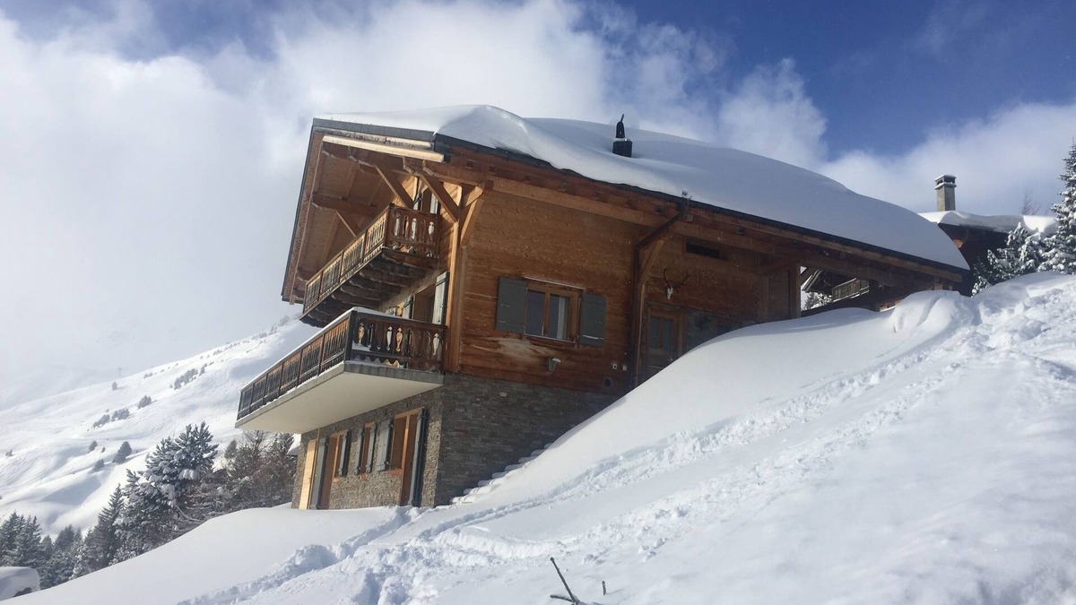 Val d'Illiez Ski Chalet | Luxury family chalet with 5 bedrooms in Les Crosets - ski in/ski out