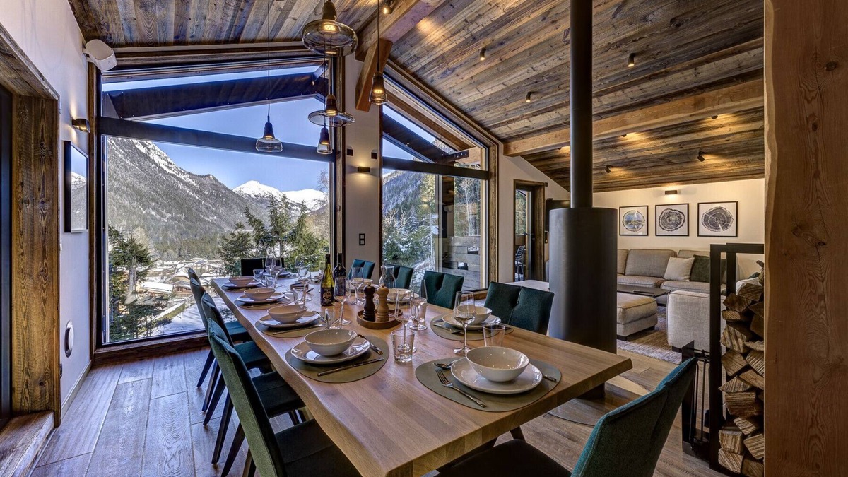 Le Lavancher Ski Chalet | Luxury Chalet with Stunning Views in Quiet Hamlet