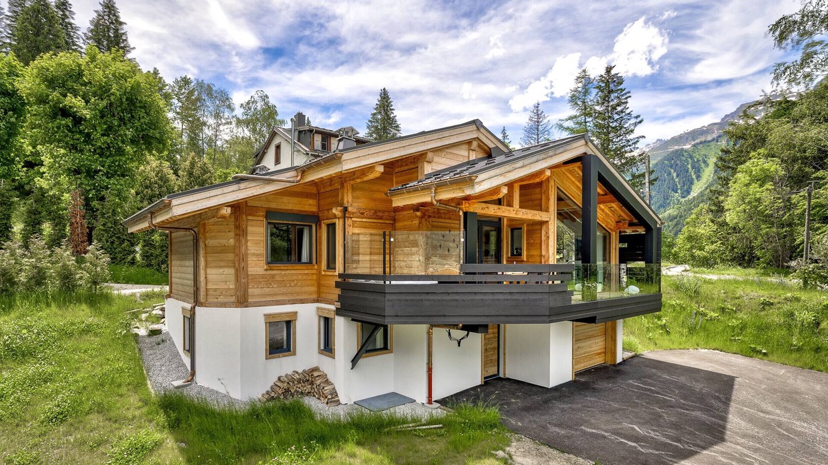 Le Lavancher Ski Chalet | Luxury Chalet in Hamlet with Beautiful Views