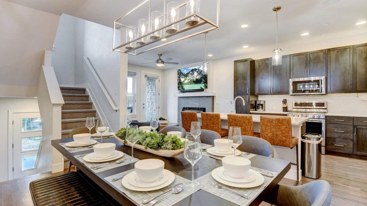 Rendezvous House | Luxury Chalet 166 I Great Views I Private Hot Tub I Best Price I Discounted Attractions