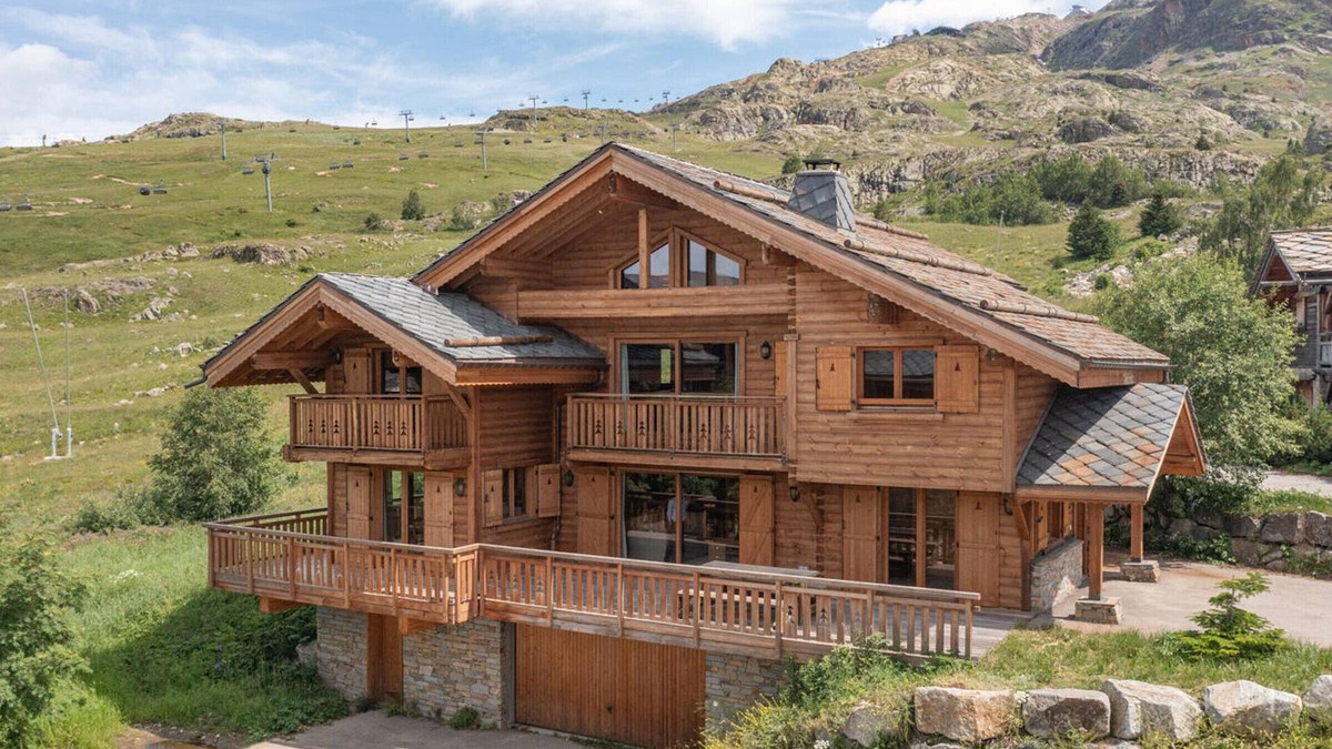 Bergers Ski Chalet | Luxury chalet 178m2, ski-in/ski-out with hammam and game room