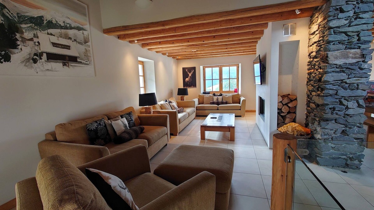 La Roche Ski Chalet | Luxury chalet 200M to the piste/restaurant/ski shop, with wifi
