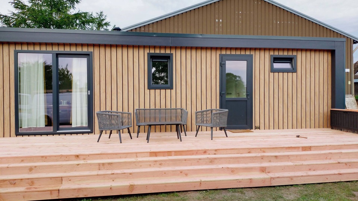 Blokzijl Ski Chalet | Luxury Chalet Eveline in the middle of Natura2000, close to Blokzijl, Giethoorn and more!
