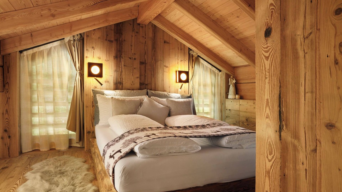 Ronchi Valsugana Apartment | Luxury Chalet Giulia with Mountain View and Panoramic Terrace