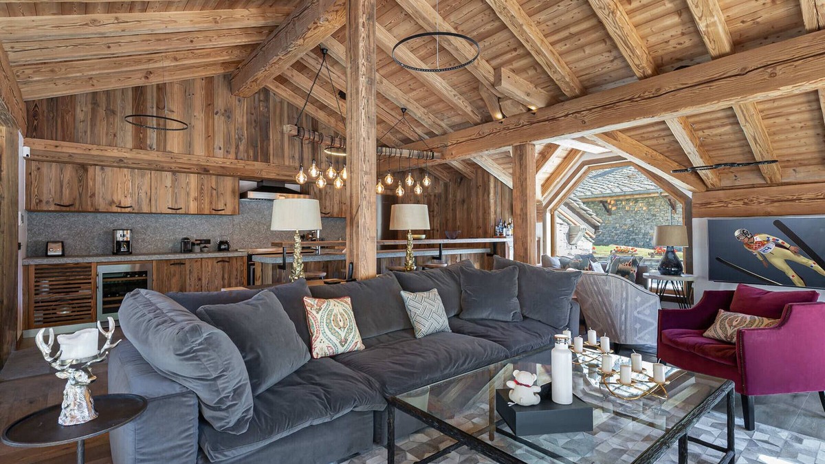 Le Fornet Ski Chalet | Luxury Chalet Near Ski Lifts with Wellness Area, Terrace, and Catering in Val-d'Isère