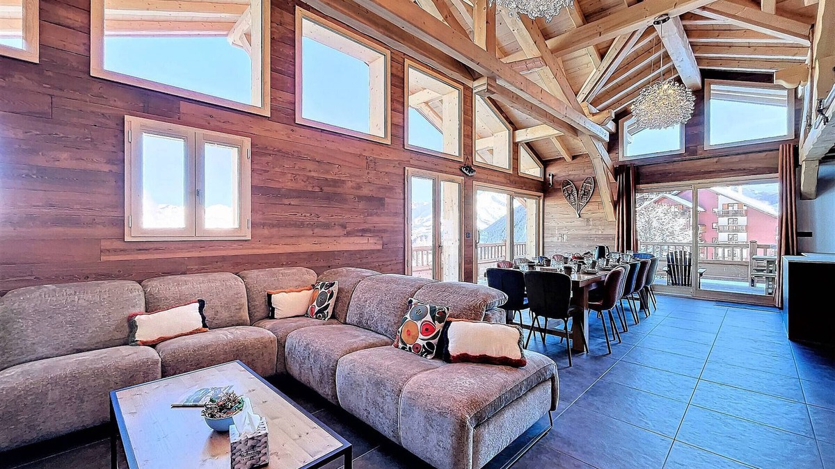 Villarembert Ski Chalet | Luxury chalet near slopes with spa, sauna and parking