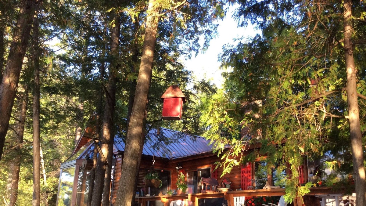 Val-des-Monts Cabin | Luxury Chalet on Lakefront, Sleeps 8, Rhéaume Lake, 35 minutes to Ottawa