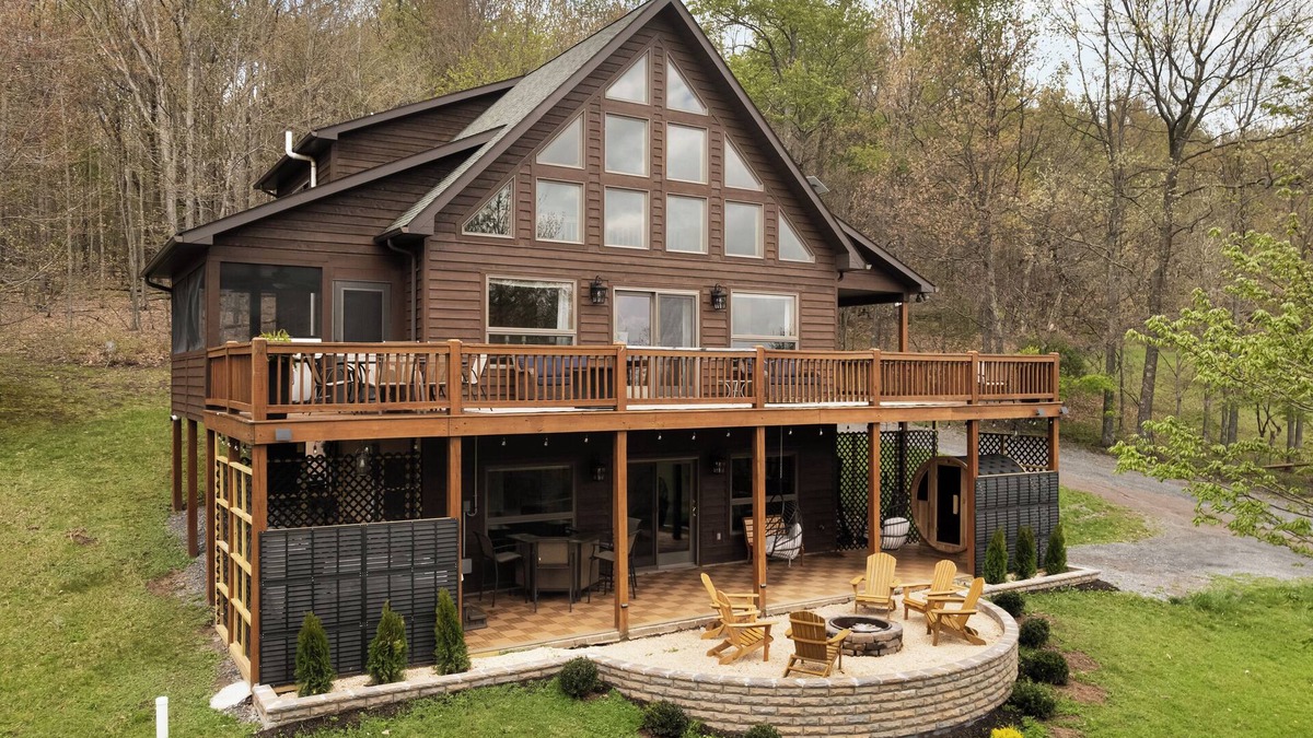 Swanton Cabin | Luxury Chalet: Views, Hot Tub, Sauna, Tesla EV