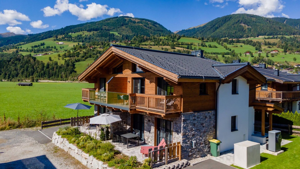 Lengdorf Ski Chalet | Luxury chalet with sauna and ski storage