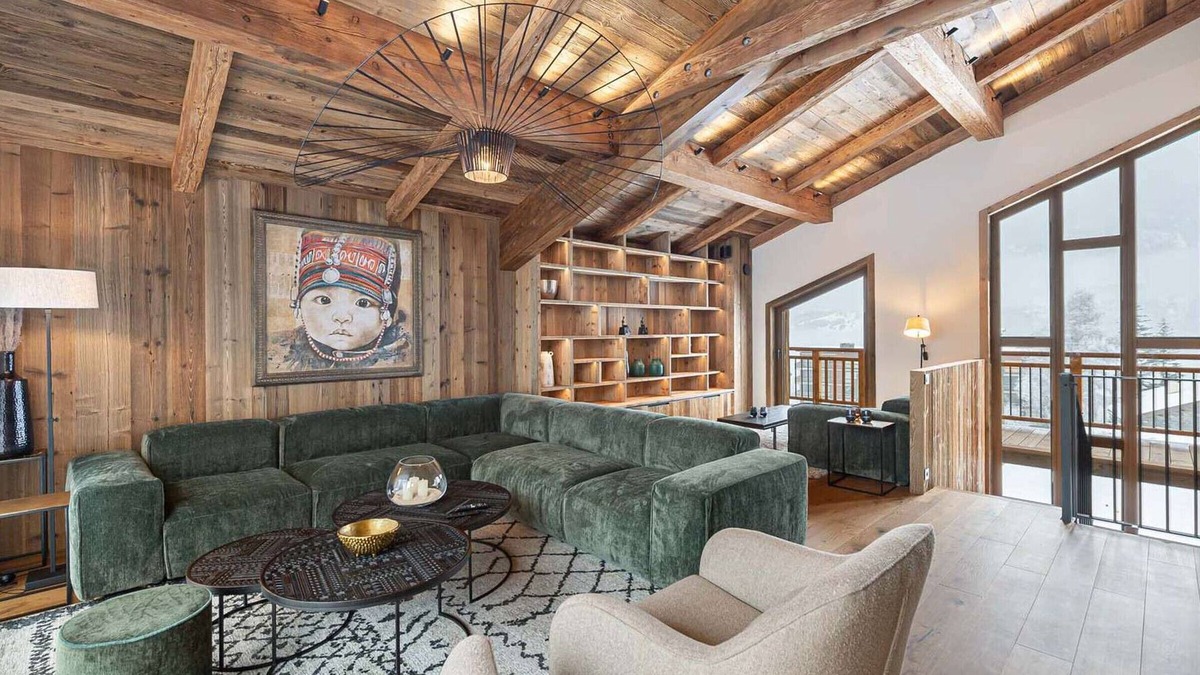 Le Praz Ski Chalet | Luxury Chalet with Pool, Near Ski Lifts in Courchevel