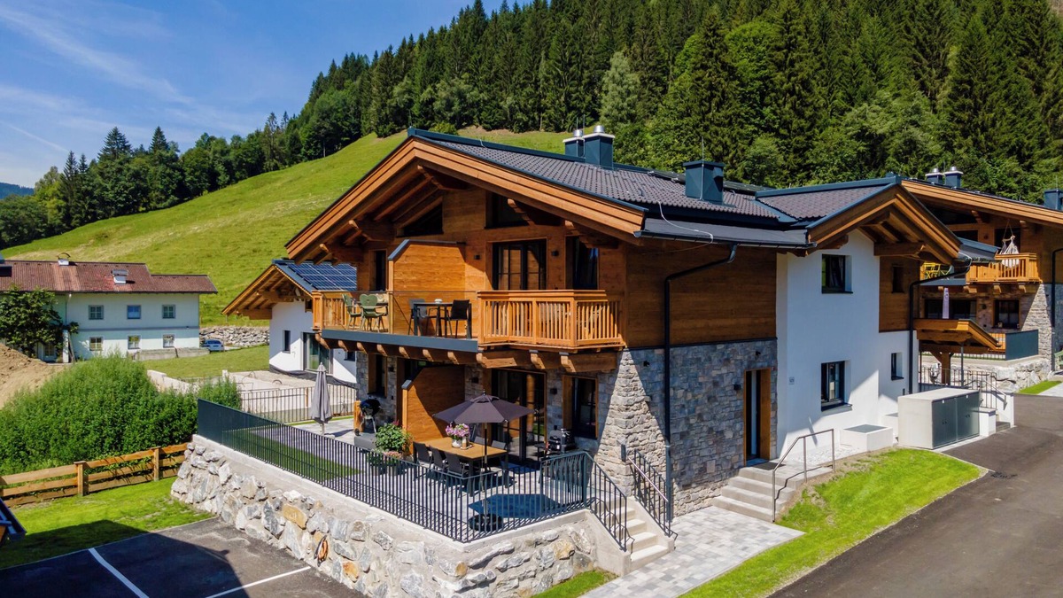 Wagrain Ski Chalet | Luxury chalet with sauna right by the ski lift