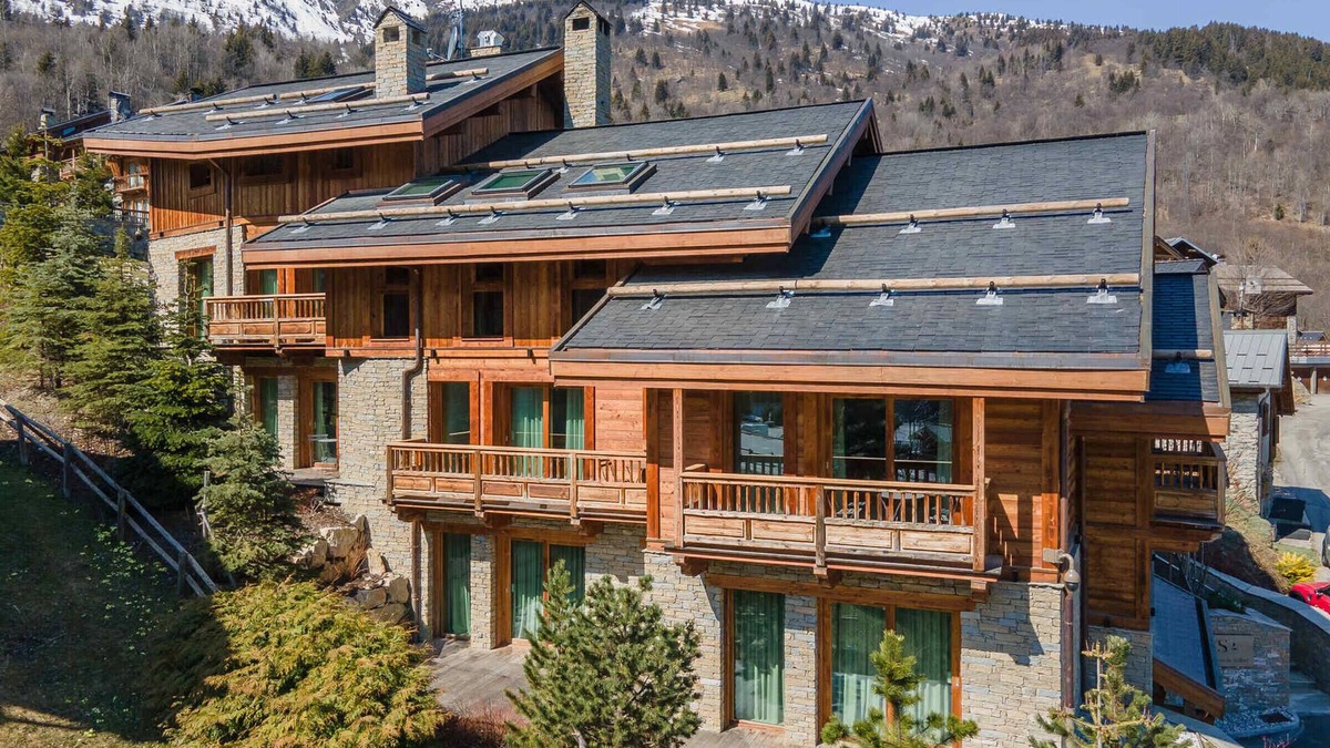 Le Raffort Ski Chalet | Luxury Chalet with Spa, 6 Bedrooms, Half-Board, Nearby Ski Lifts, Shuttle Service